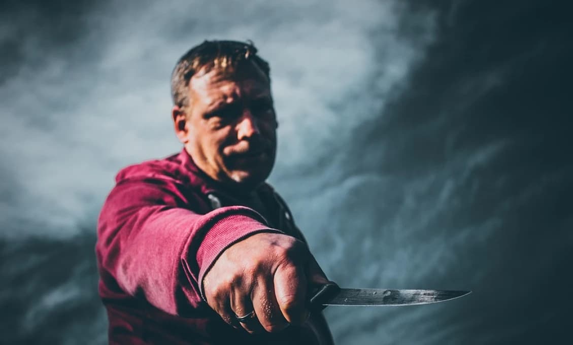 Dráma v parku! Mladík mával zbraňou a kričal: Pozabíjam vás všetkých!