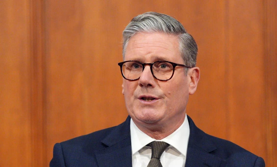 Starmer zvolal mimoriadne vládne rokovanie o mierovom pláne pre Pásmo Gazy