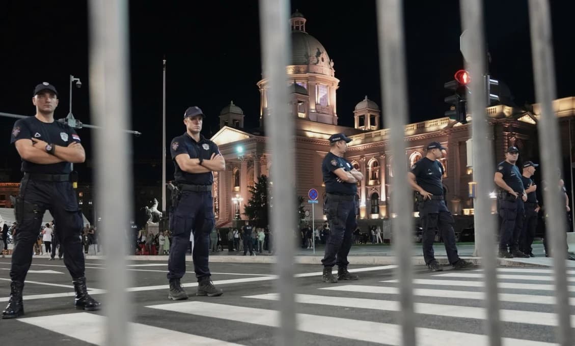 V Srbsku to vrie! Protestanti farebnej revolúcie za zmenu režimu zranili jedenásť policajtov