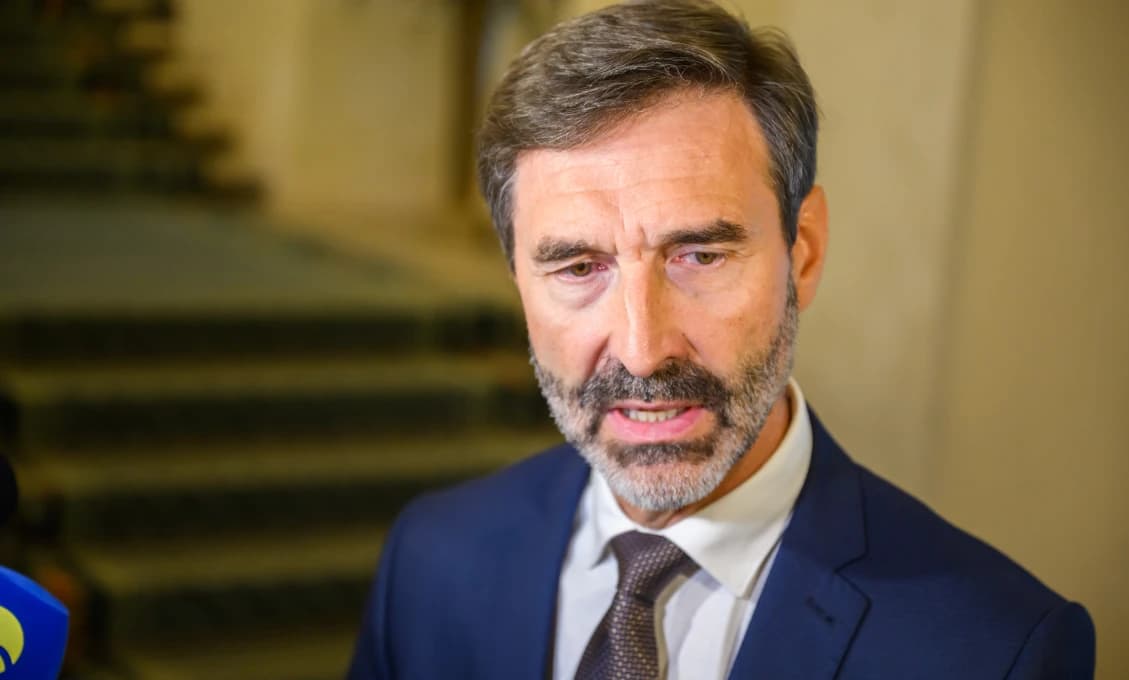 "Akoby sa práve zobudila," vyhlásil Blanár o Leyenovej