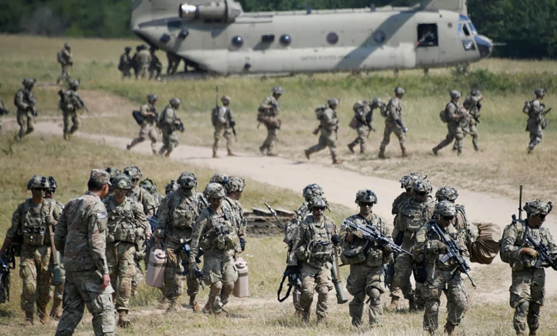 NATO pripravuje hybridný úder! - tvrdí ruský expert