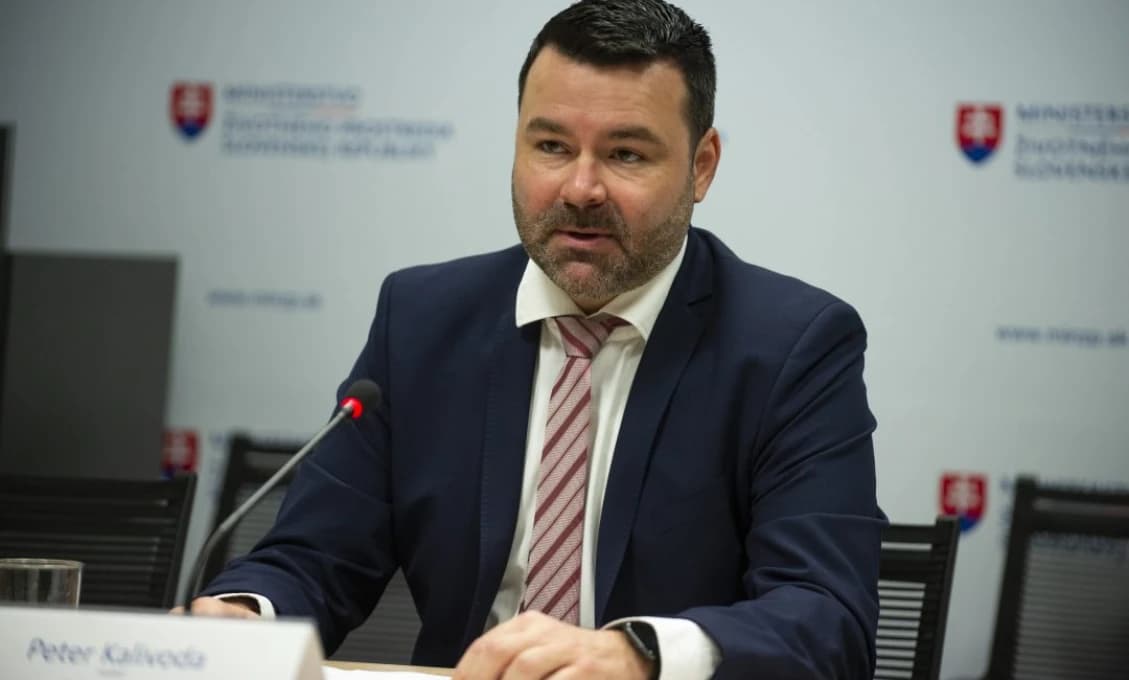 Blízky východ, ropa a Slovensko: Politici sa v diskusii ostro stretli: Kalivoda odmietol tvrdenia Valáška