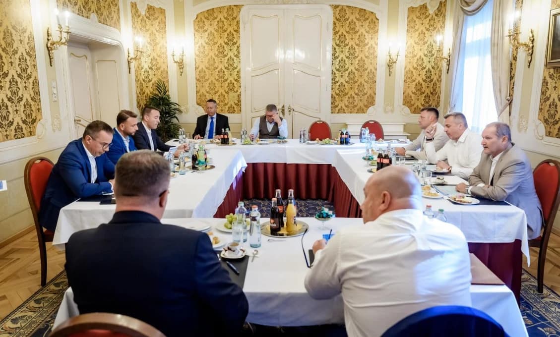 Zákony sa menia dvakrát za mesiac, občania a podnikatelia sú zhrození, Fico už vyčistil ministrom žalúdok