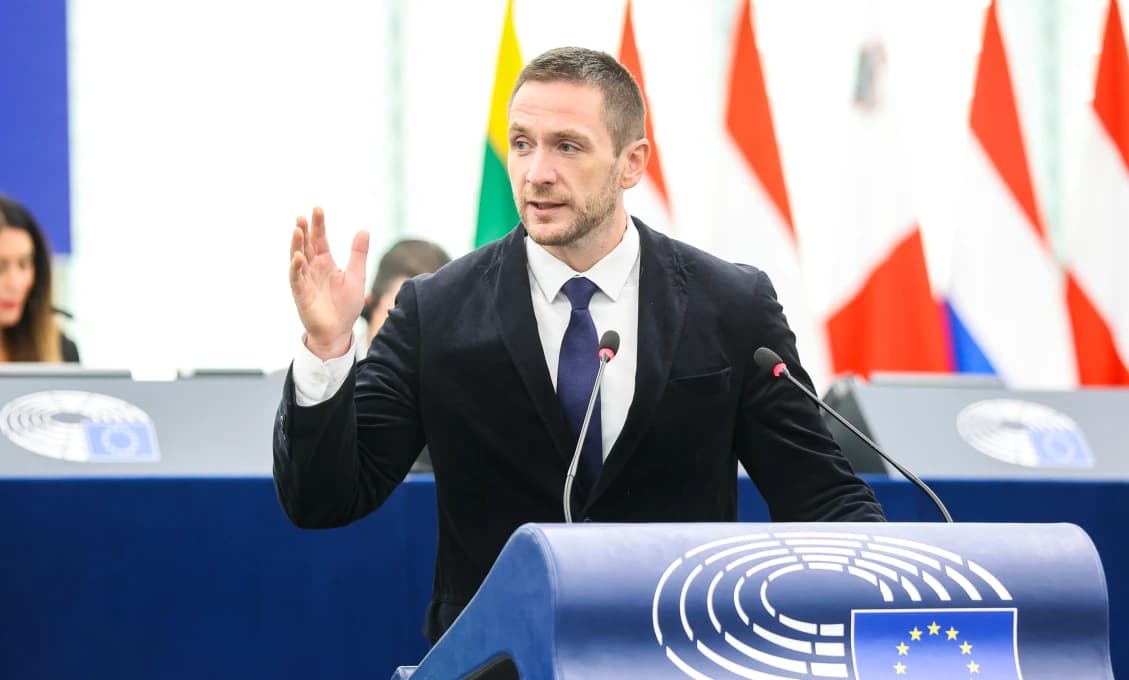 VÝMENA OBYVATEĽSTVA ZAČALA! Progresívci si vozia voličov z Afriky - varuje Milan Uhrík (VIDEO)