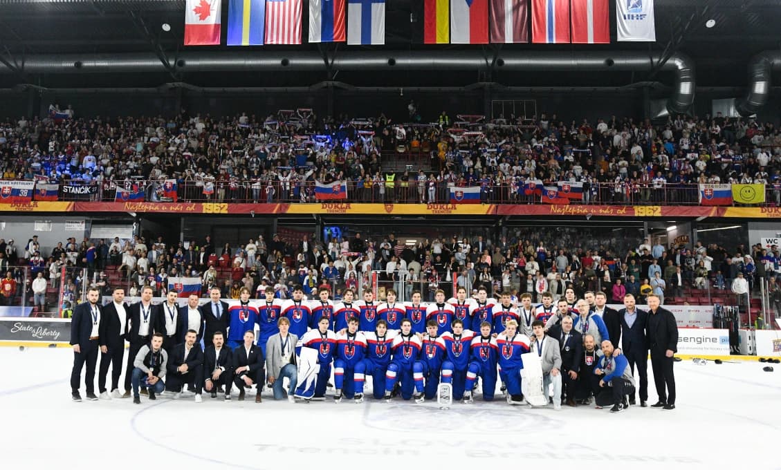 OBROVSKÝ ÚSPECH! Slovenskí hokejisti do 18 rokov sú vicemajstri sveta!