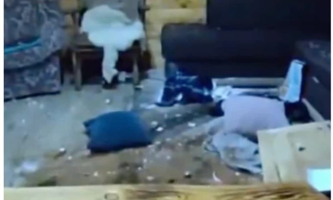 HOROR NA ORAVE: Gymnazista mal v amoku ohrozovať kamarátov sekerou! V panike skákali z okien, zaútočil aj na vlastnú matku (VIDEO)