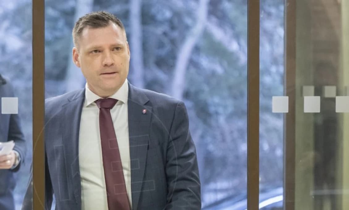 Poslanci neboli uznášaniaschopní pri pokuse začať odvolávanie Tarabu