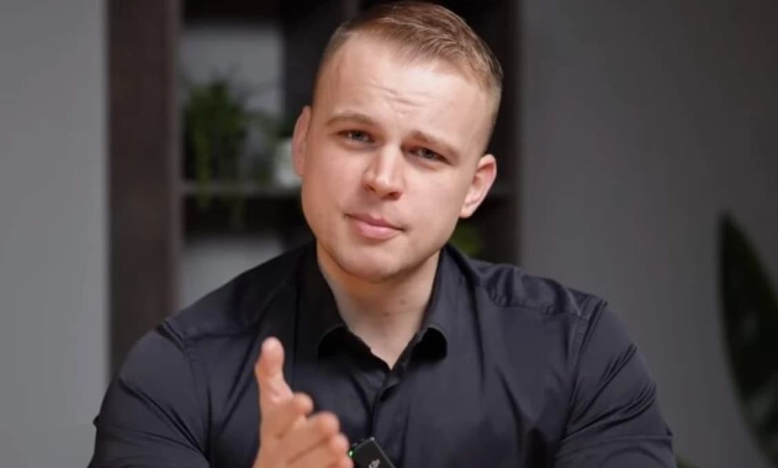 PARÍŽ V PLAMEŇOCH! Migrácia musí skončiť, varuje Mazurek (VIDEO)