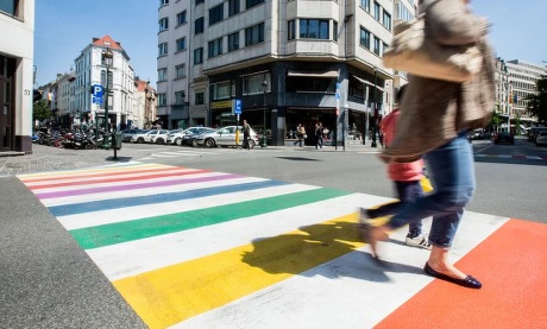 OD SEPTEMBRA! STOP mobilom na priechodoch, jazda po chodníkoch sa končí