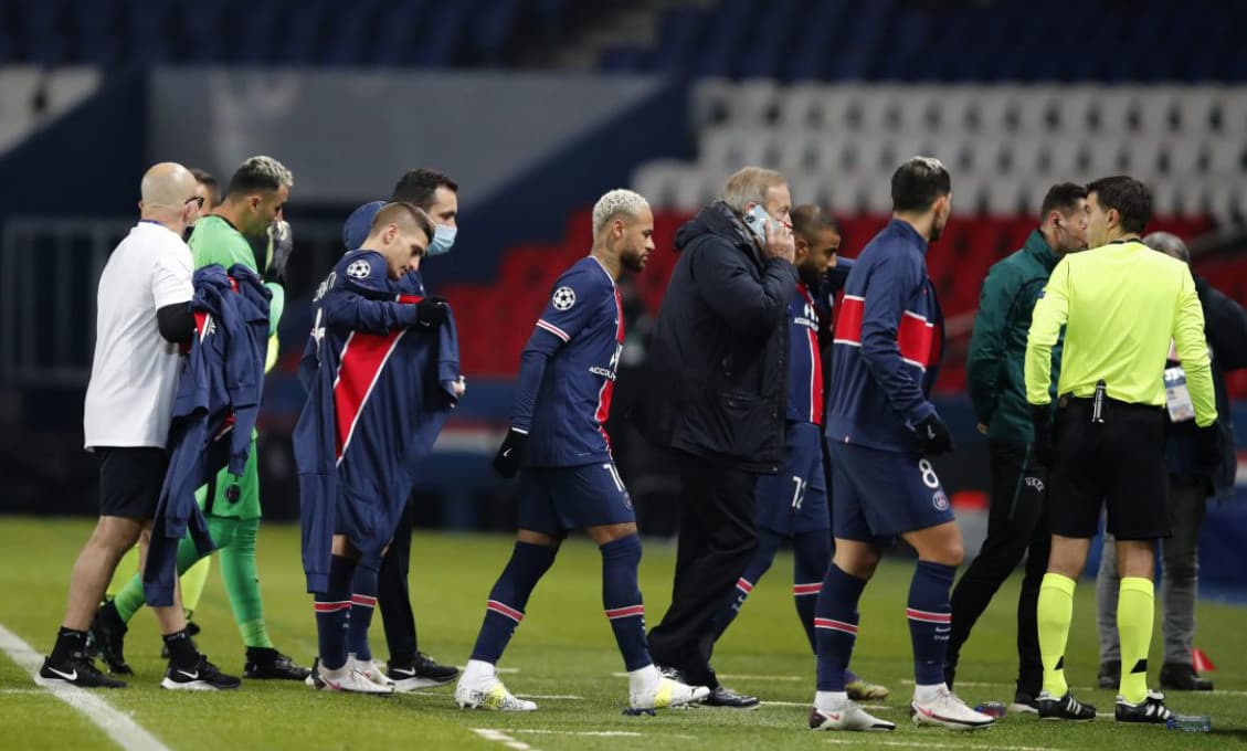 UEFA začala vyšetrovanie rasistického incidentu v Paríži